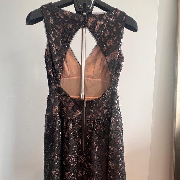 BCBGMaxazria Katarina Lace Sequined Cocktail Party Dress Size 2 - Picture 5 of 9